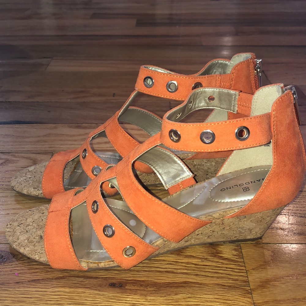 NEW Bandolino low cork  wedge Zip back Strappy orange suede 9.5 sandal